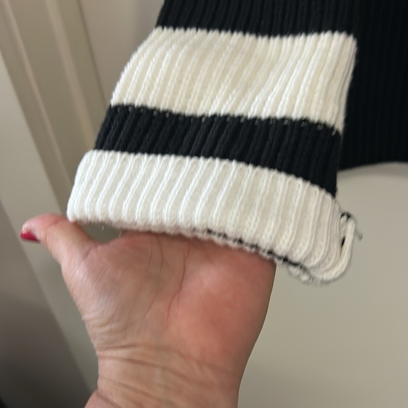 NWT B. coastline black & white sweater - Picture 5 of 13